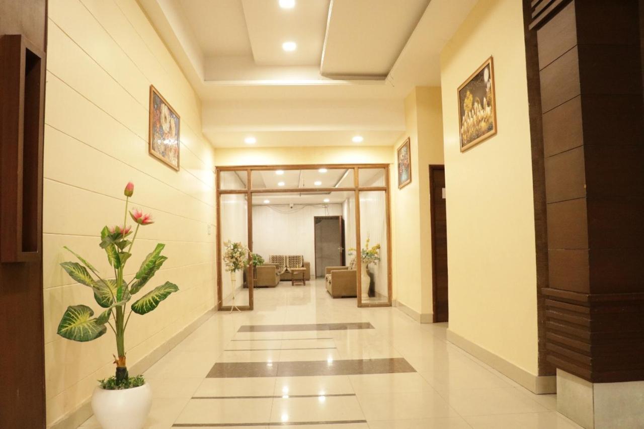 Hotel Royal Palace Jalandhar Exterior foto