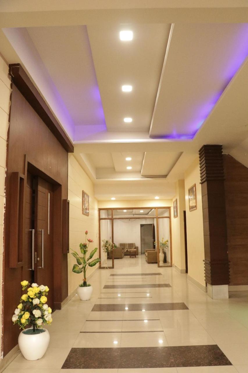 Hotel Royal Palace Jalandhar Exterior foto